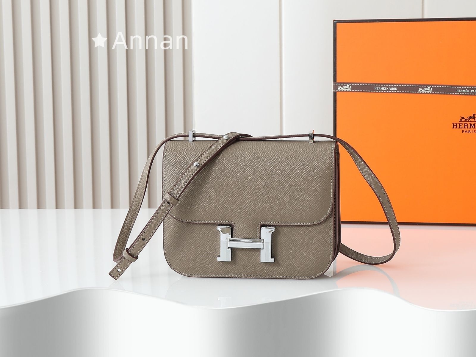 最終値下げ HERMES(エルメス) ショルダーバッグ コンスタンス18