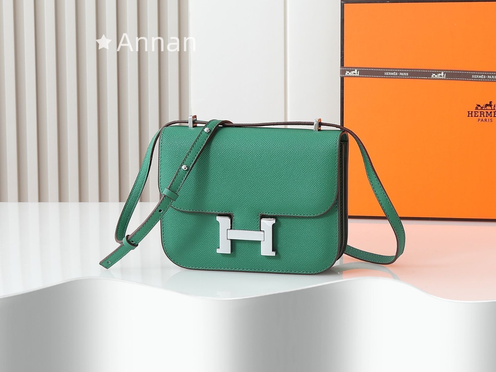 超美品 限定品 HERMES(エルメス) ショルダーバッグ コンスタンス18
