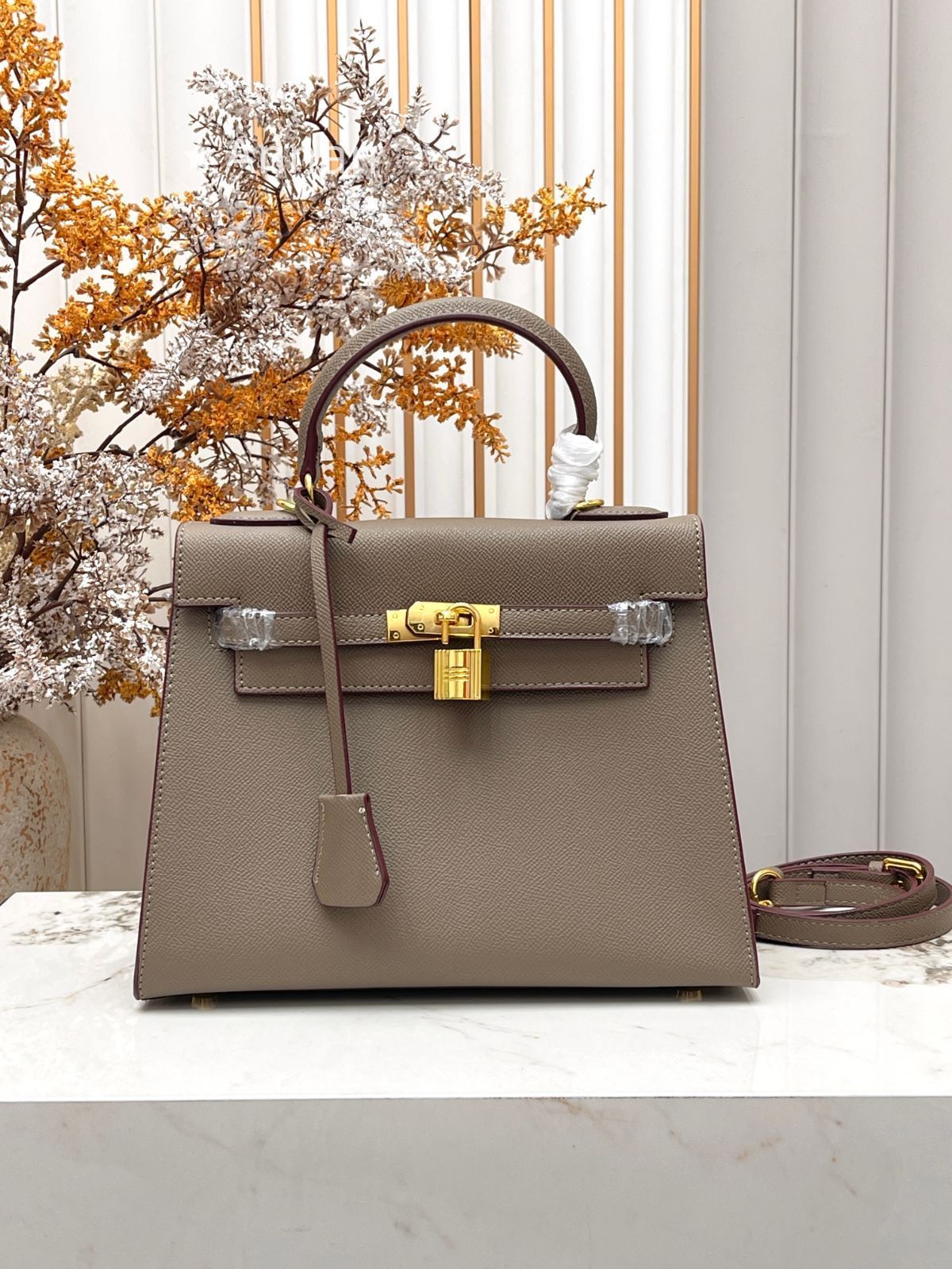 限定 新品未使用品 本日限定！エルメス HERMES ショルダーバッグ ケリーバッグ25