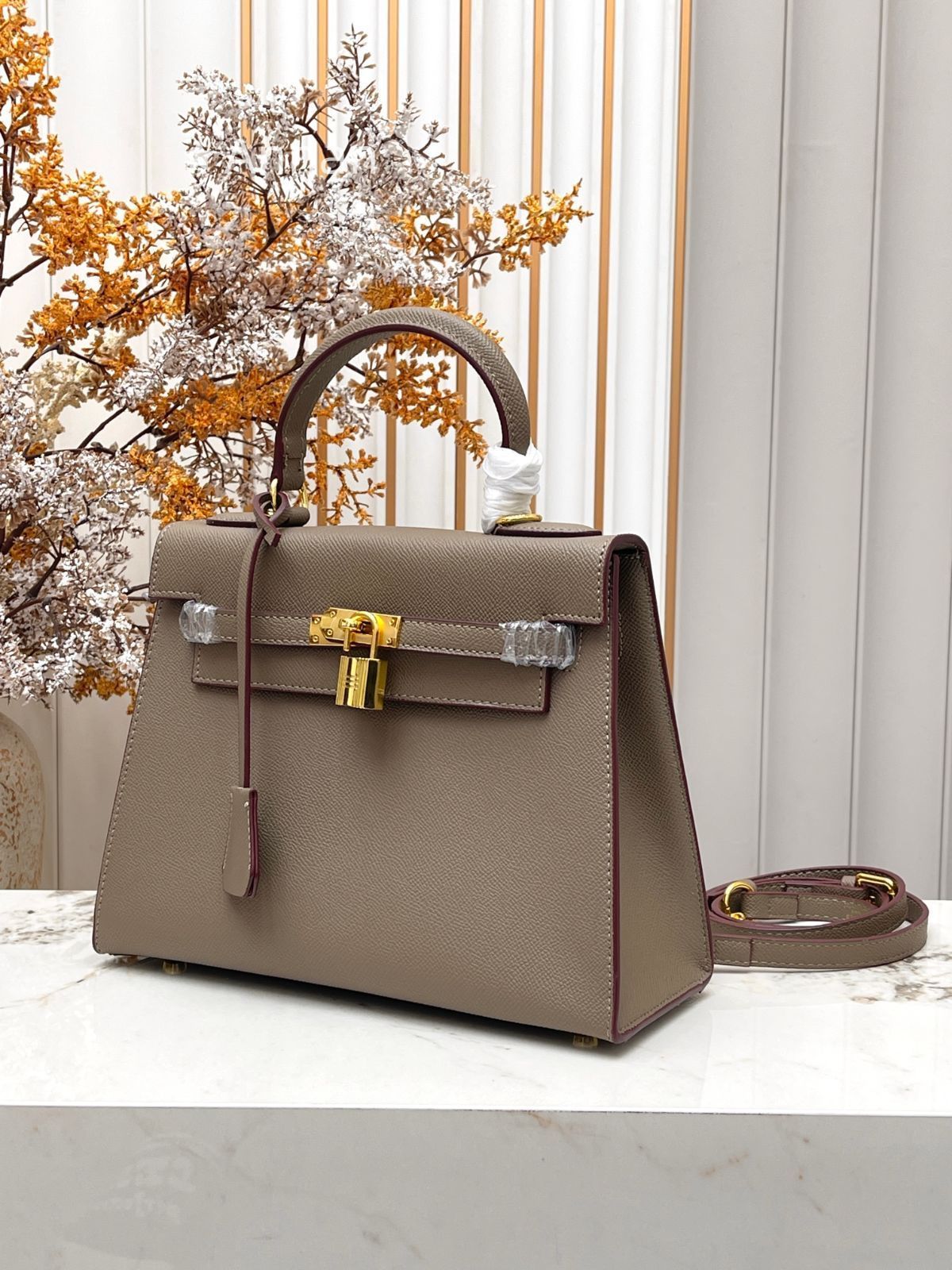 限定 新品未使用品 本日限定！エルメス HERMES ショルダーバッグ ケリーバッグ25