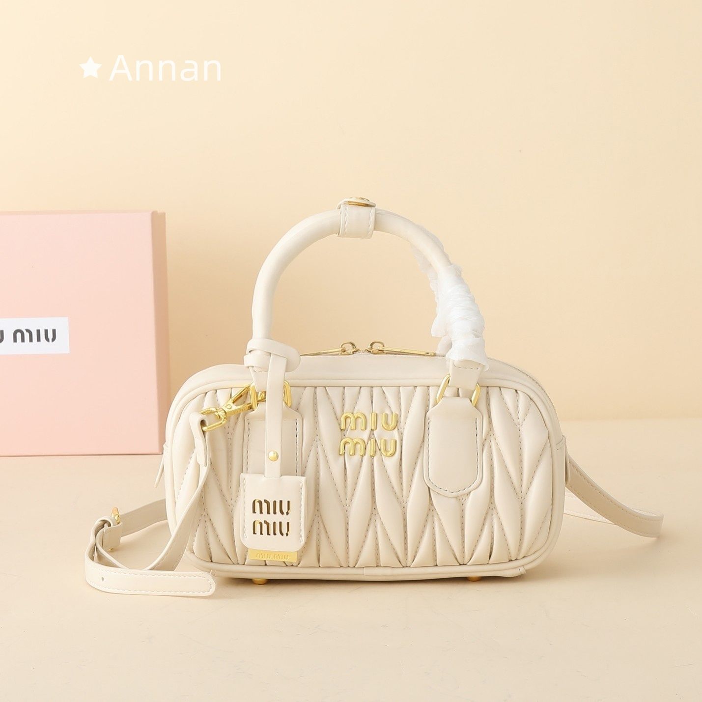 超美品 限定品 レディース MIUMIUミュウミュウ ハンドバッグ