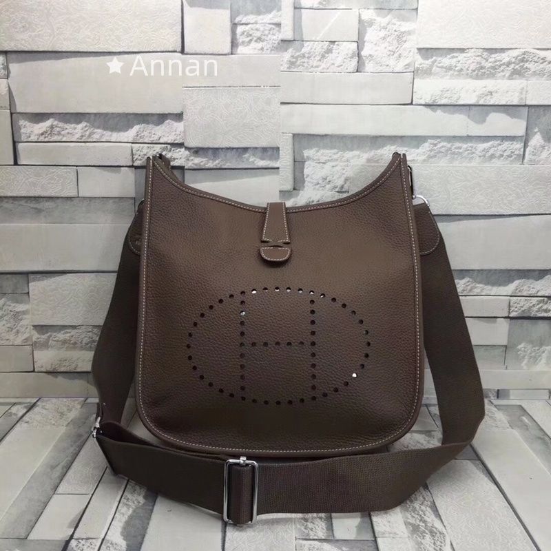 入手困難 HERMES エルメス ショルダーバッグ エヴリン III PM 29
