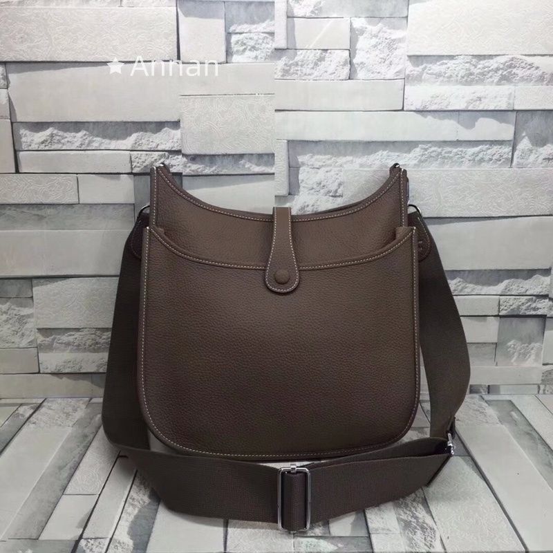 入手困難 HERMES エルメス ショルダーバッグ エヴリン III PM 29