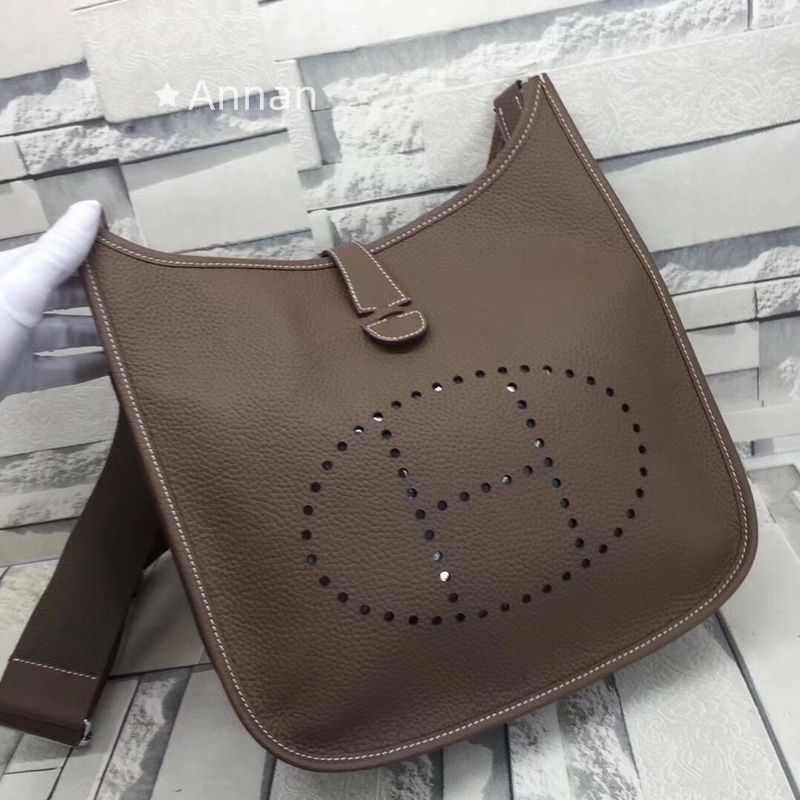 入手困難 HERMES エルメス ショルダーバッグ エヴリン III PM 29