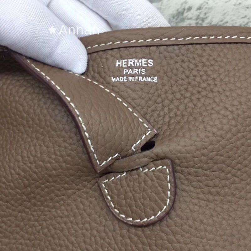 入手困難 HERMES エルメス ショルダーバッグ エヴリン III PM 29
