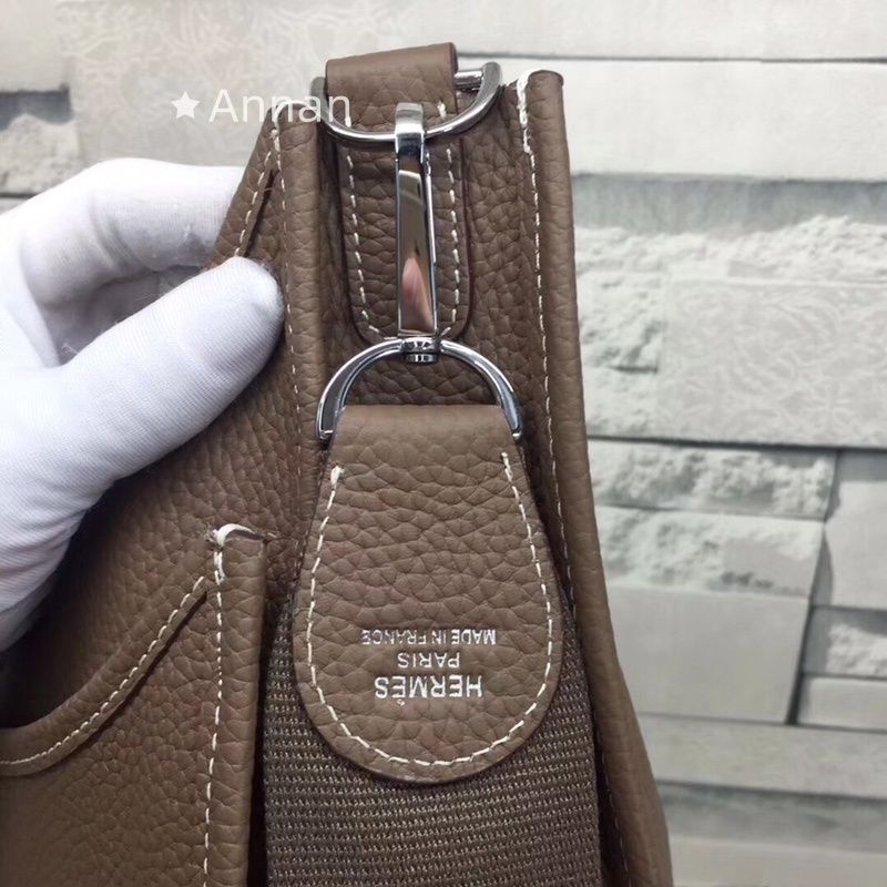 入手困難 HERMES エルメス ショルダーバッグ エヴリン III PM 29