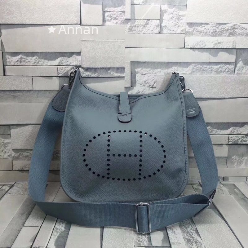 人気商品 HERMES エルメス ショルダーバッグ エヴリン III PM 29