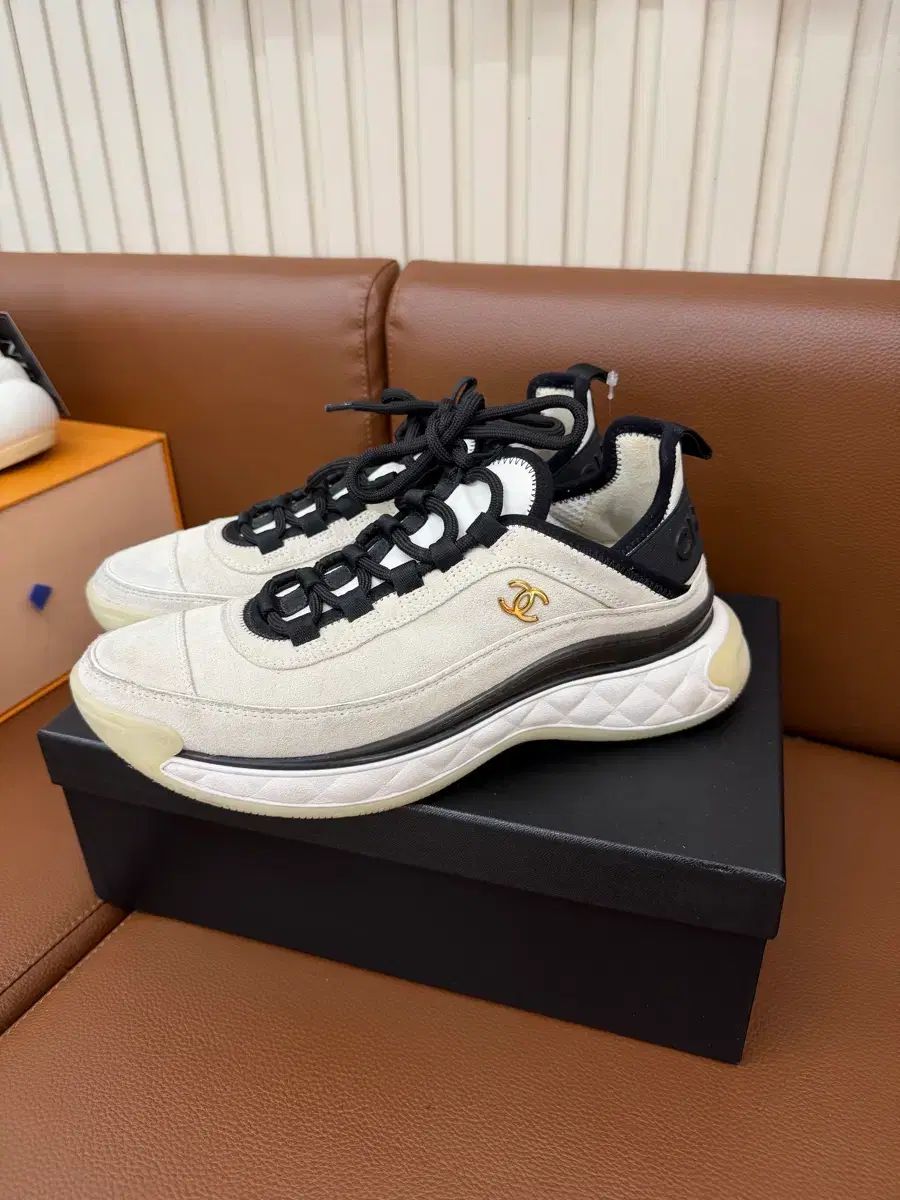 37 CHANEL ミックスファイバー スニーカー