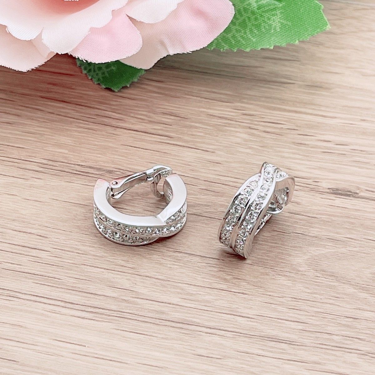 ◇スワロフスキー◇清掃消毒済 SWAROVSKI Edith フープ イヤリング パヴェ クリスタル ブランド 8.43g