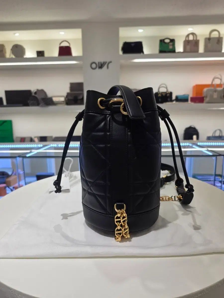 （新品）ディオール スモール ブラック カナージュ バケット バックパック ブラック