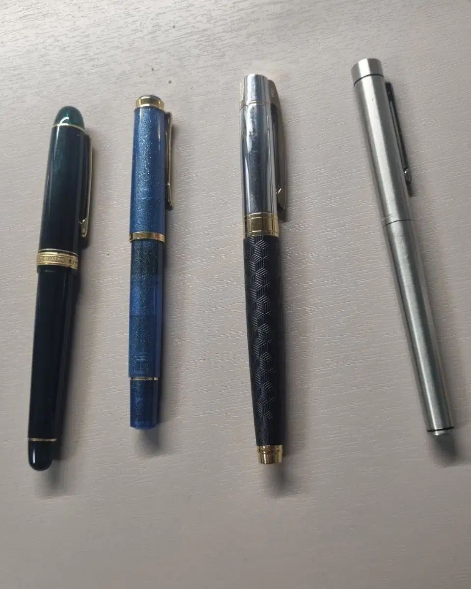 万年筆 4種 出品