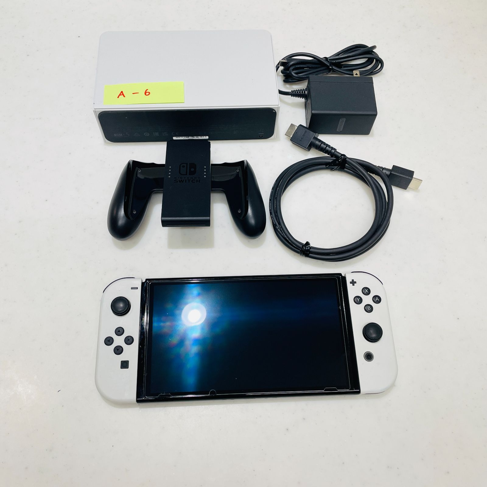 Nintendo Switch 有機EL ホワイト 本体セット 2022年製 背面スレあり