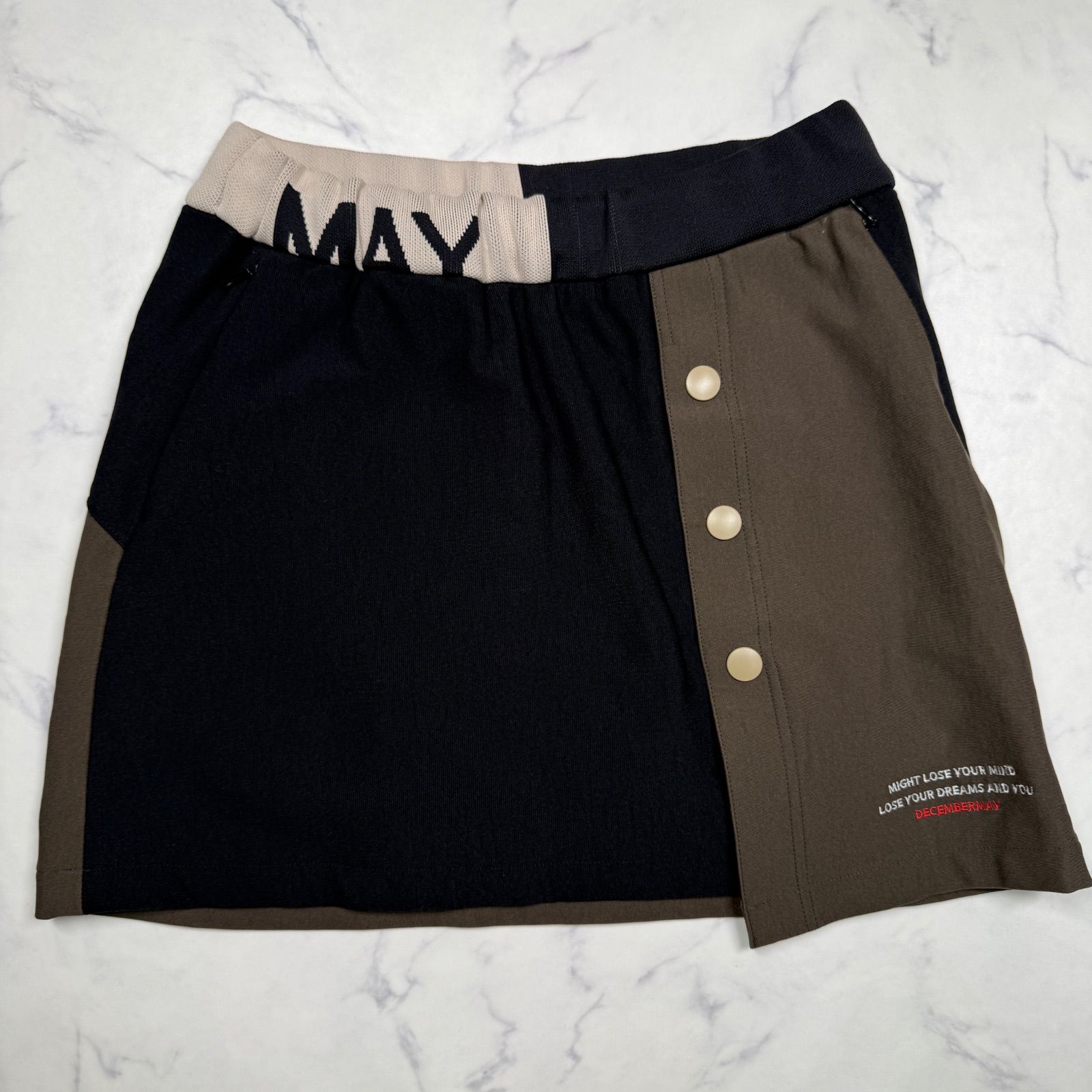 DECEMBERMAY ディセンバーメイ ゴルフ スカート 黒 S 配色ライン 美品 未使用級 DECEMBERMAY ディセンバーメイ ゴルフ スカート M