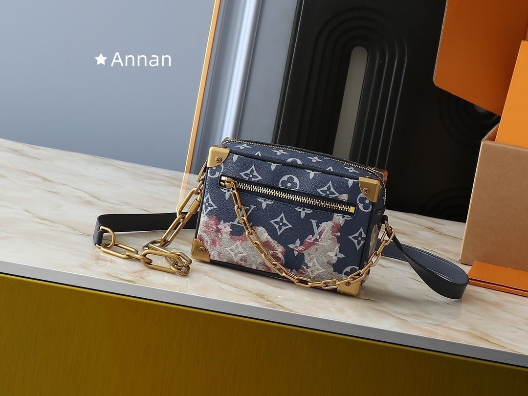超希少 送料無料 LOUIS VUITTON ルイヴィトン ショルダーバッグ メンズ ミニ?ソフトトランク
