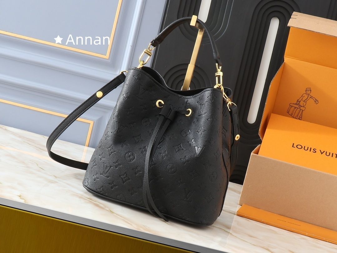 美品★ LV LOUIS VUITTON ルイヴィトン レディース ネオノエ ショルダーバッグ レザー