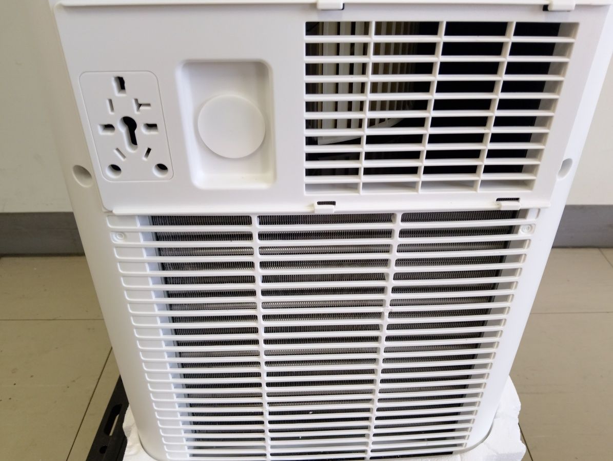 中古・極美品・2025年製】ZAFRO スポットクーラー J0A4216G-9K-ZA OL