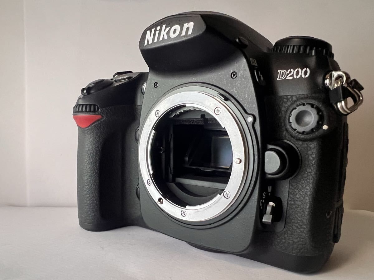☆極上品☆ 《ショット数807回》Nikon ニコン D200 ボディ ☆動作確認