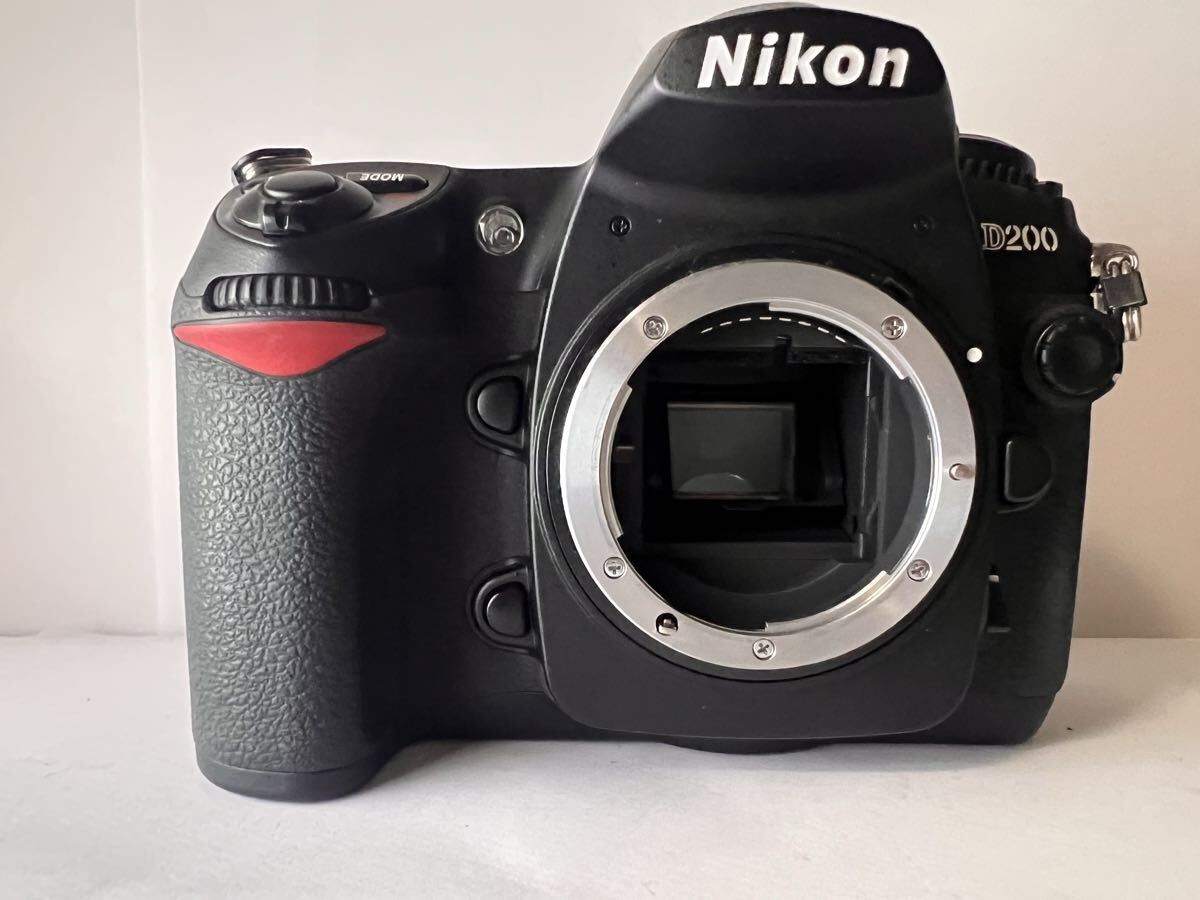 ☆極上品☆ 《ショット数807回》Nikon ニコン D200 ボディ ☆動作確認