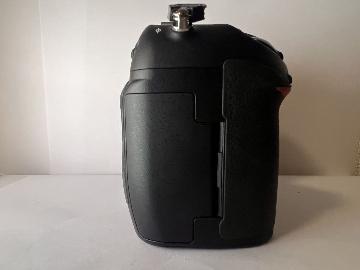 ☆極上品☆ 《ショット数807回》Nikon ニコン D200 ボディ ☆動作確認