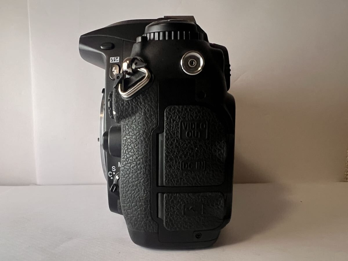 ☆極上品☆ 《ショット数807回》Nikon ニコン D200 ボディ ☆動作確認