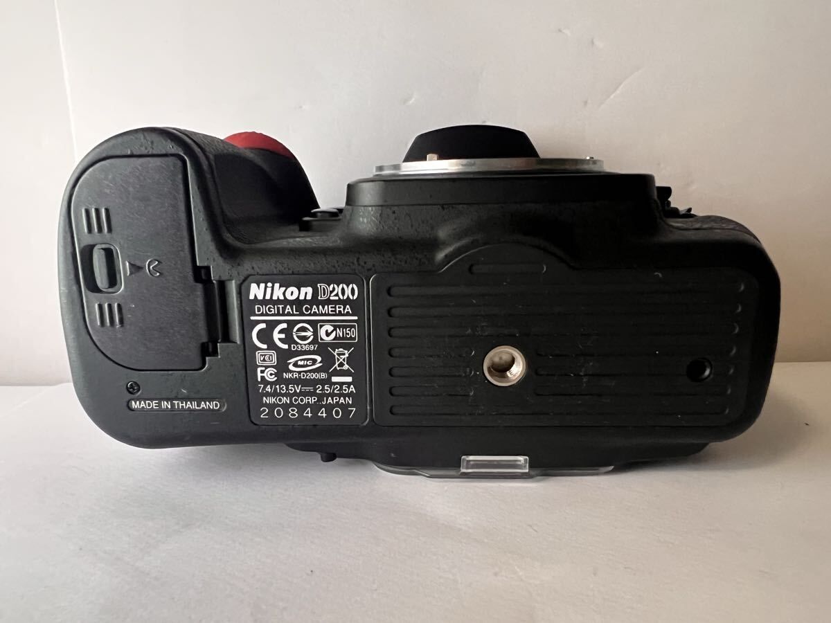 ☆極上品☆ 《ショット数807回》Nikon ニコン D200 ボディ ☆動作確認