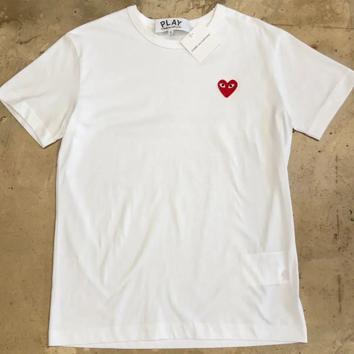 新品 コム・デ・ギャルソン レッド ハート ワッペン 半袖Tシャツ S 8,911円