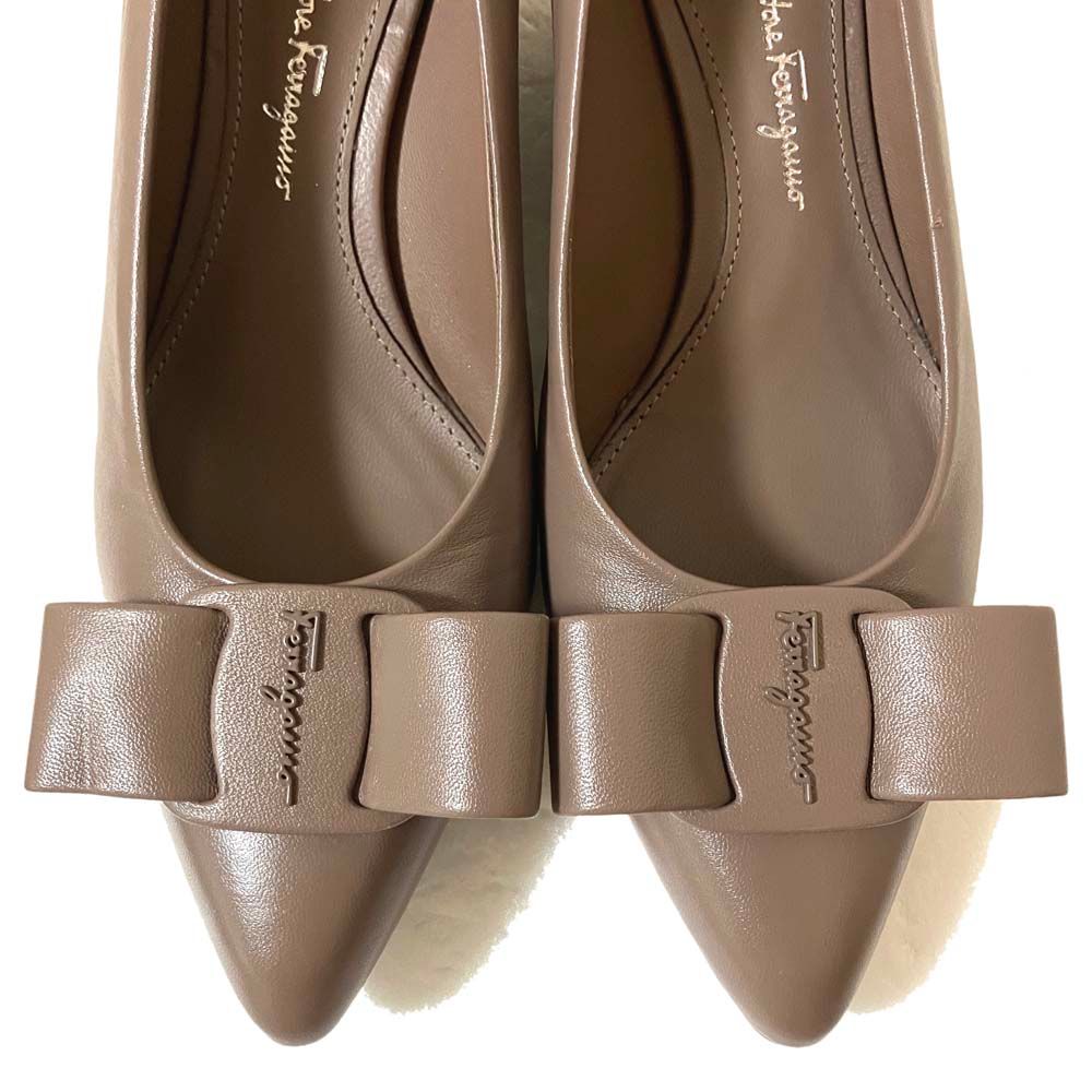 美品 Salvatore Ferragamo サルヴァトーレフェラガモ VIVA レザー