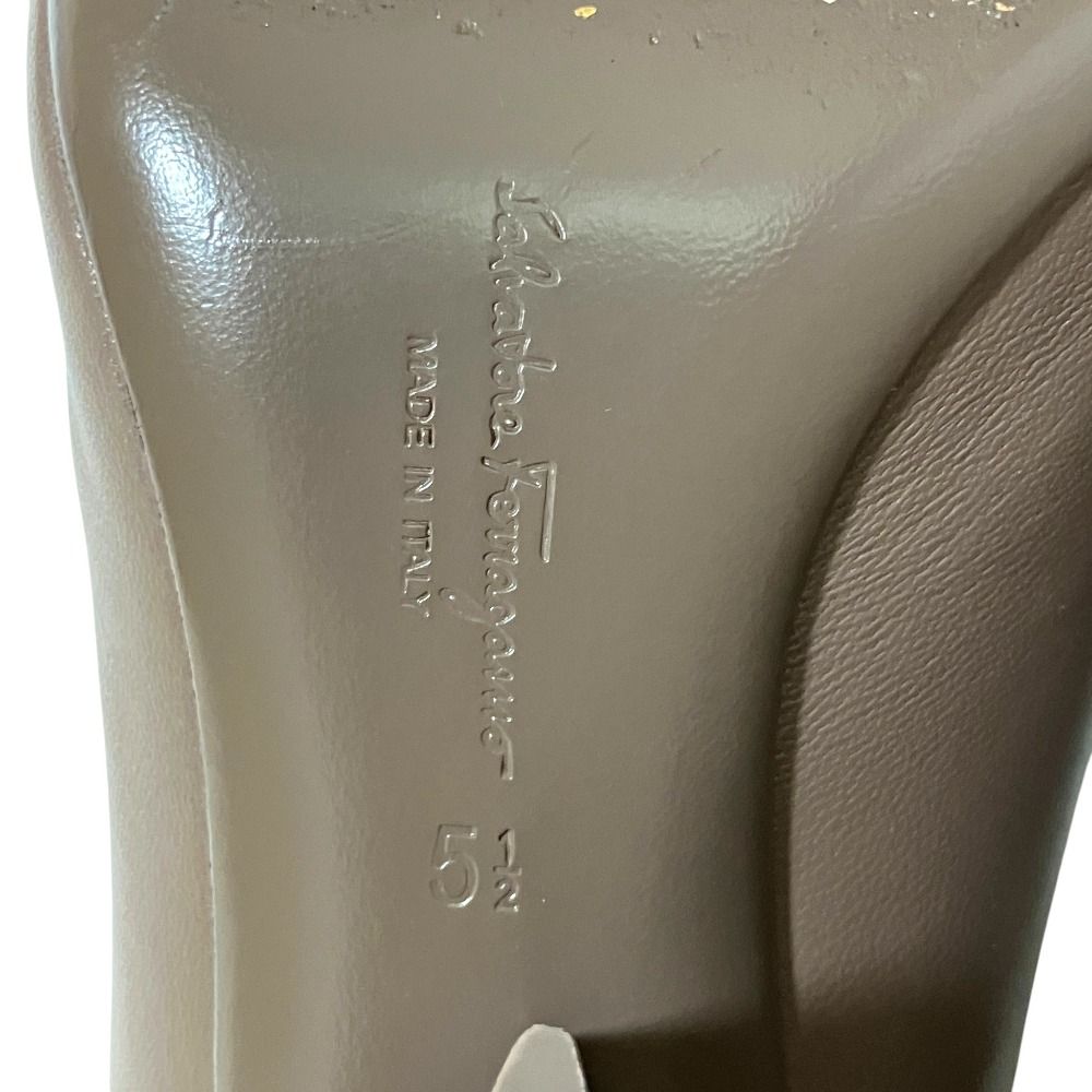 美品 Salvatore Ferragamo サルヴァトーレフェラガモ VIVA レザー