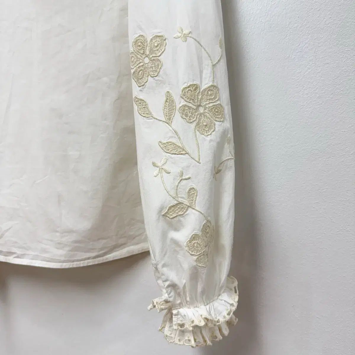 sezane セザンヌ フリル刺繍ブラウス 55-66 - メルカリ