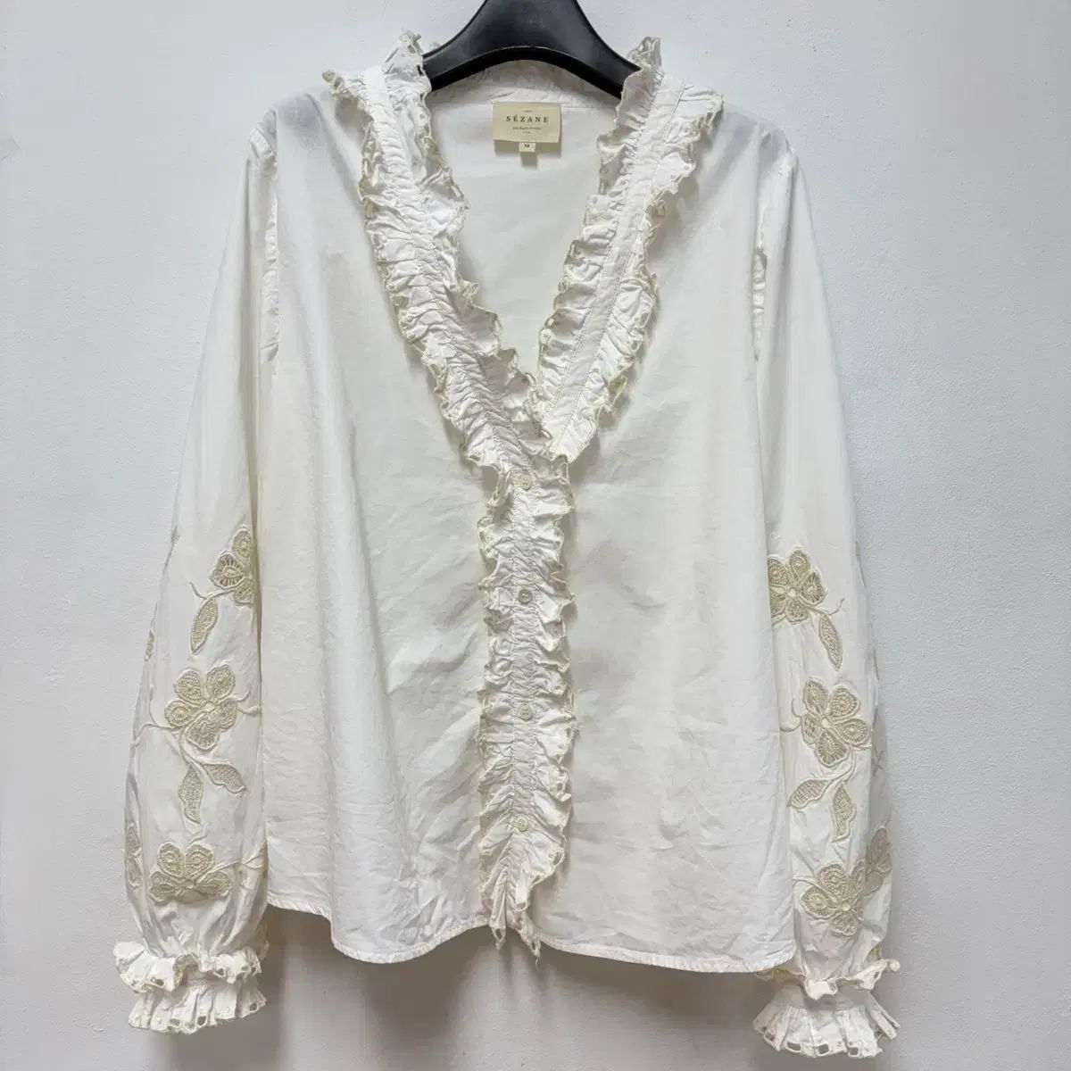 sezane セザンヌ フリル刺繍ブラウス 55-66 - メルカリ