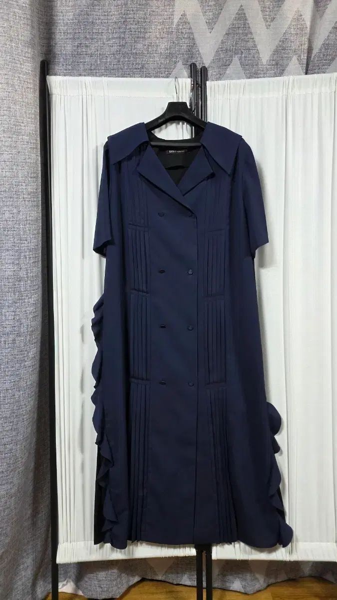 ラッキースーエッアシメントリー半袖ロング丈ワンピース (38) 22,330円