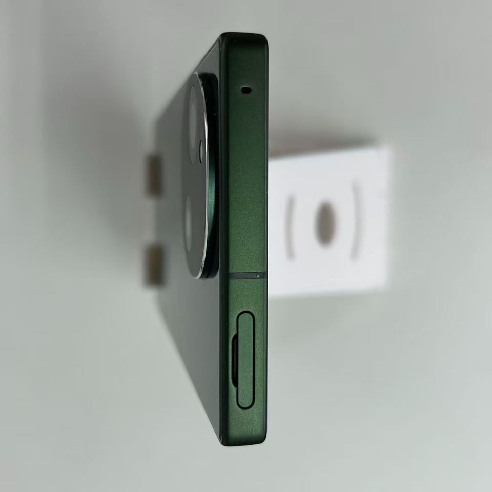 ジャンク】AQUOS R9 グリーン 起動不可 - メルカリ