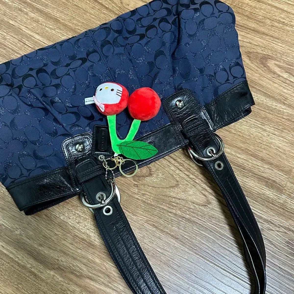 COACH シグネチャー バックル ショルダーバッグ