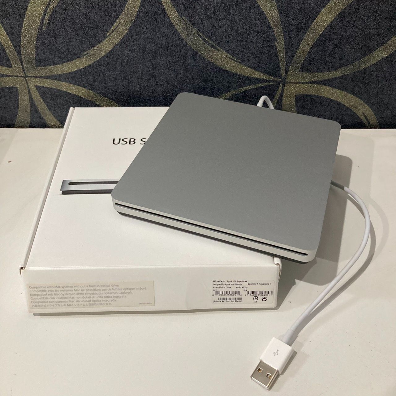 Apple USB SuperDrive 美品 通電動作確認済み MD564ZM/A アップル