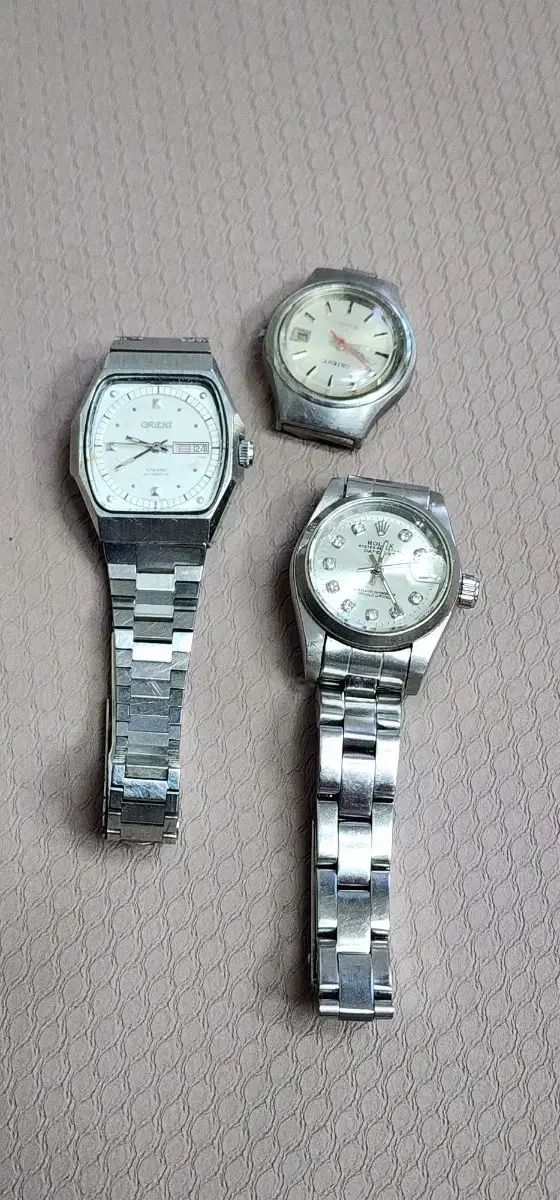 機械式または自動巻き時計 写真参照、部品販売