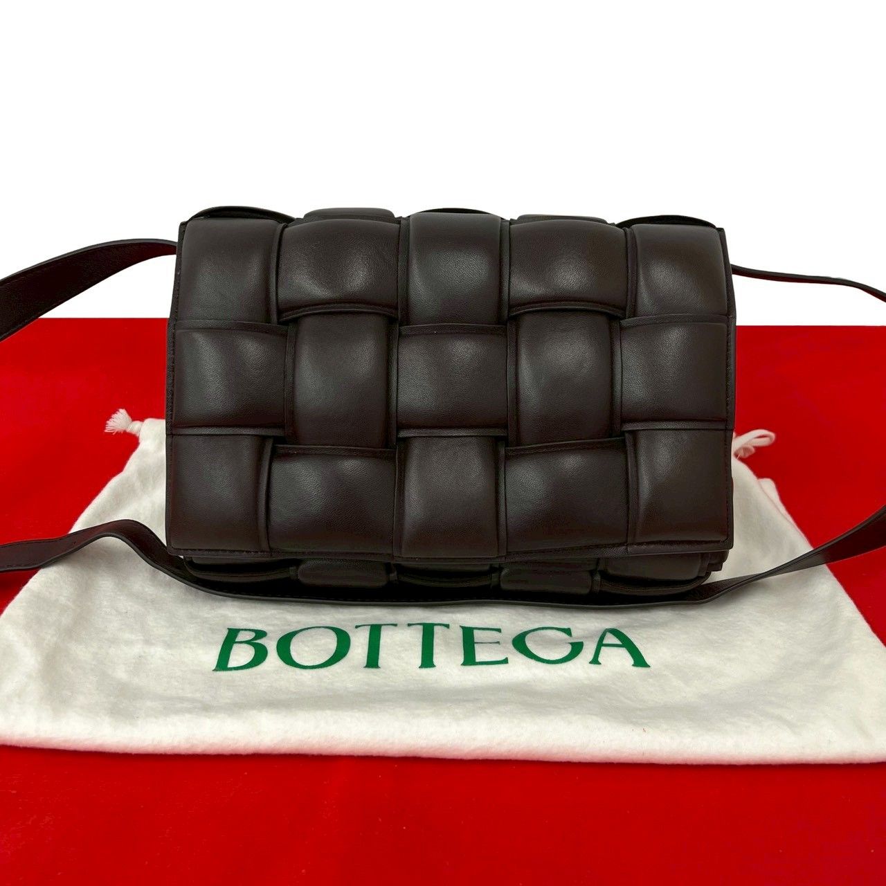 極 美品 袋付き BOTTEGA VENETA ボッテガヴェネタ パデット カセット