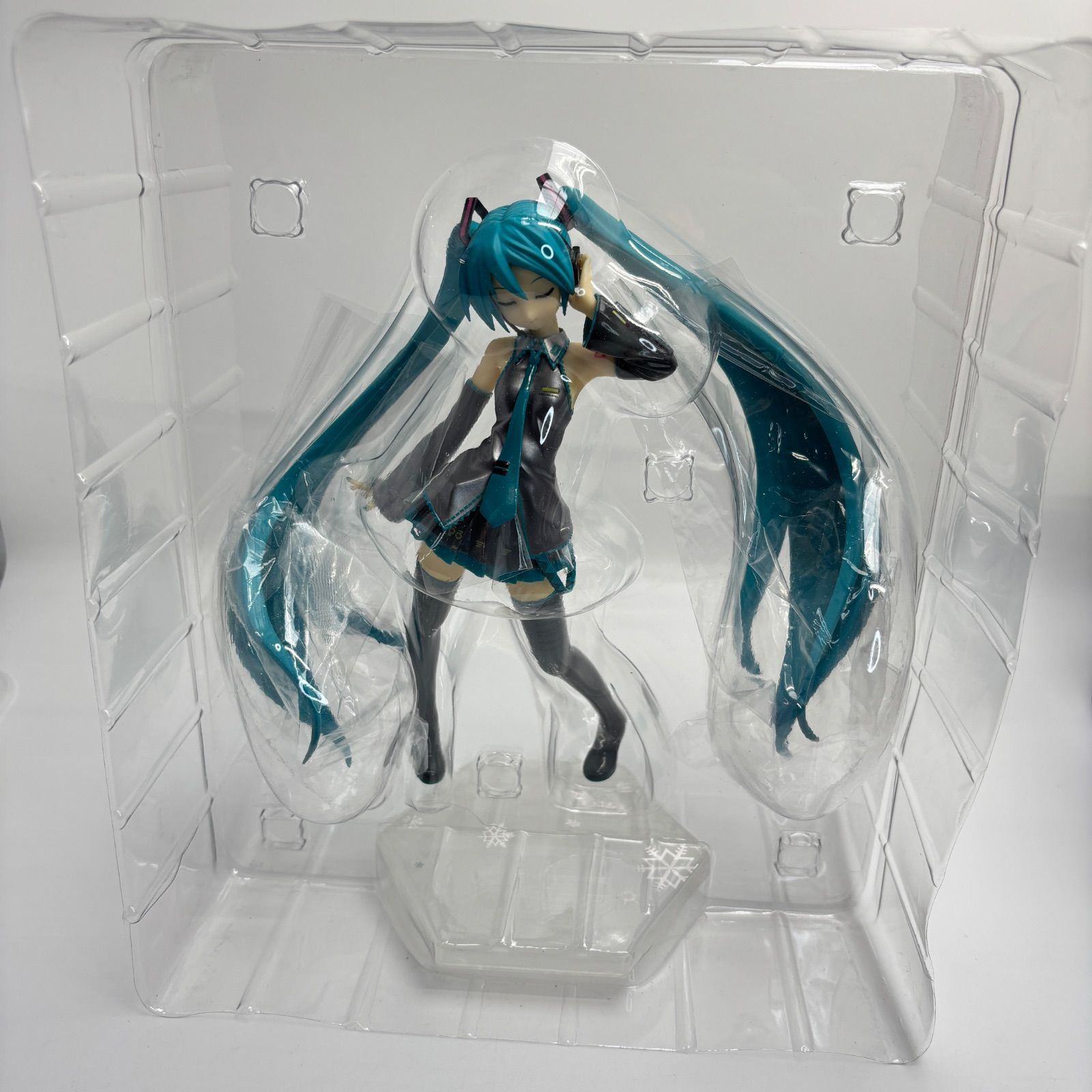 初音ミクCM ver. 1/8スケールフィギュア 目閉じver. グッドスマイル