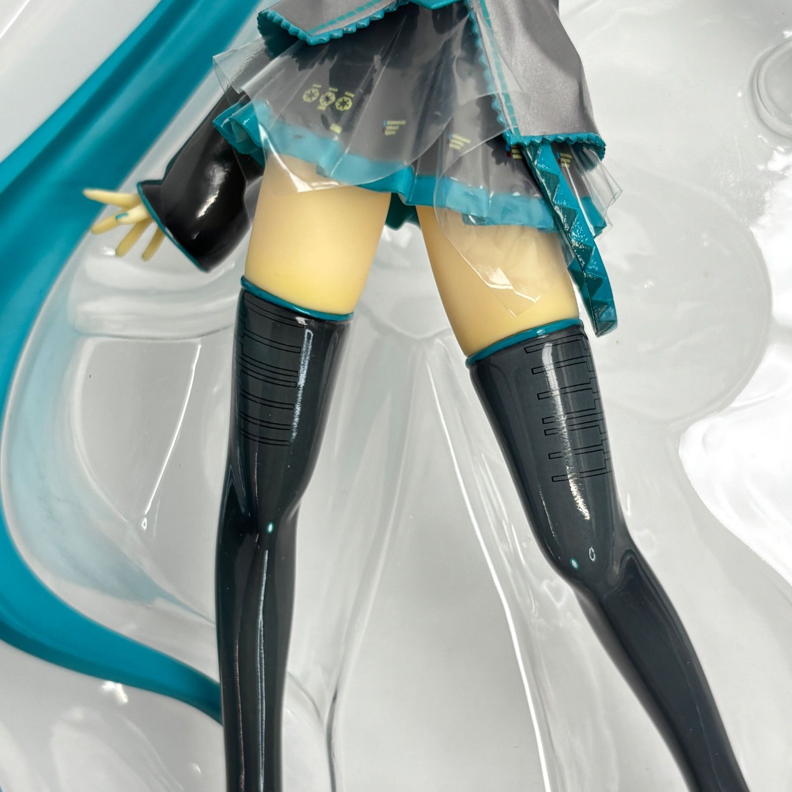 初音ミクCM ver. 1/8スケールフィギュア 目閉じver. グッドスマイル