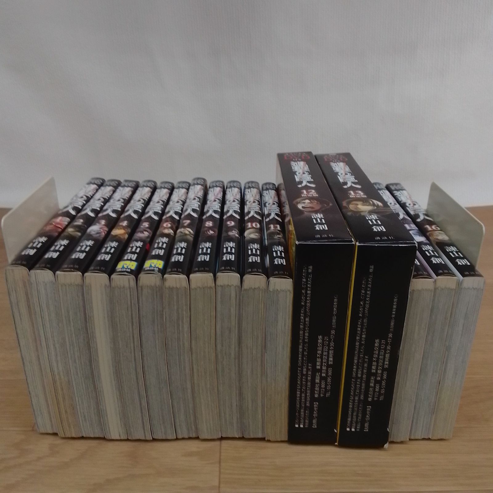 ☆ 進撃の巨人 全巻セット 1巻～34巻 ＋関連本14冊＋12巻13巻DVD付き