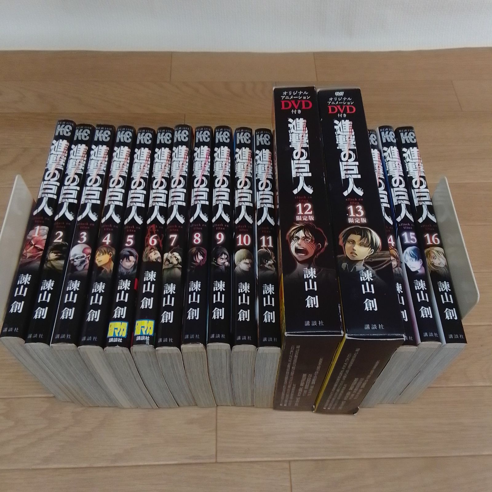 ☆ 進撃の巨人 全巻セット 1巻～34巻 ＋関連本14冊＋12巻13巻DVD付き