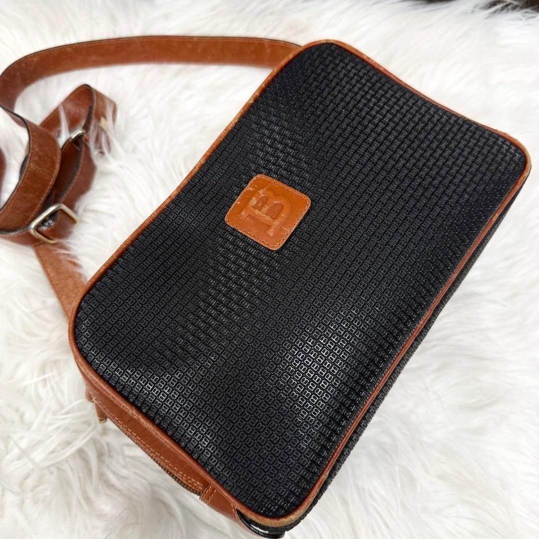 BALLY バリー Bロゴエンボスレザーカメラバック ショルダー □良品 