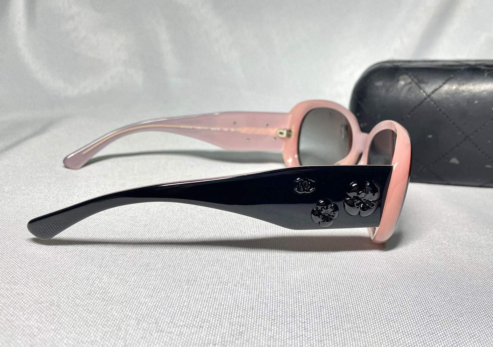 希少 CHANEL シャネル カメリア フラワーデザイン ブラック&クリア