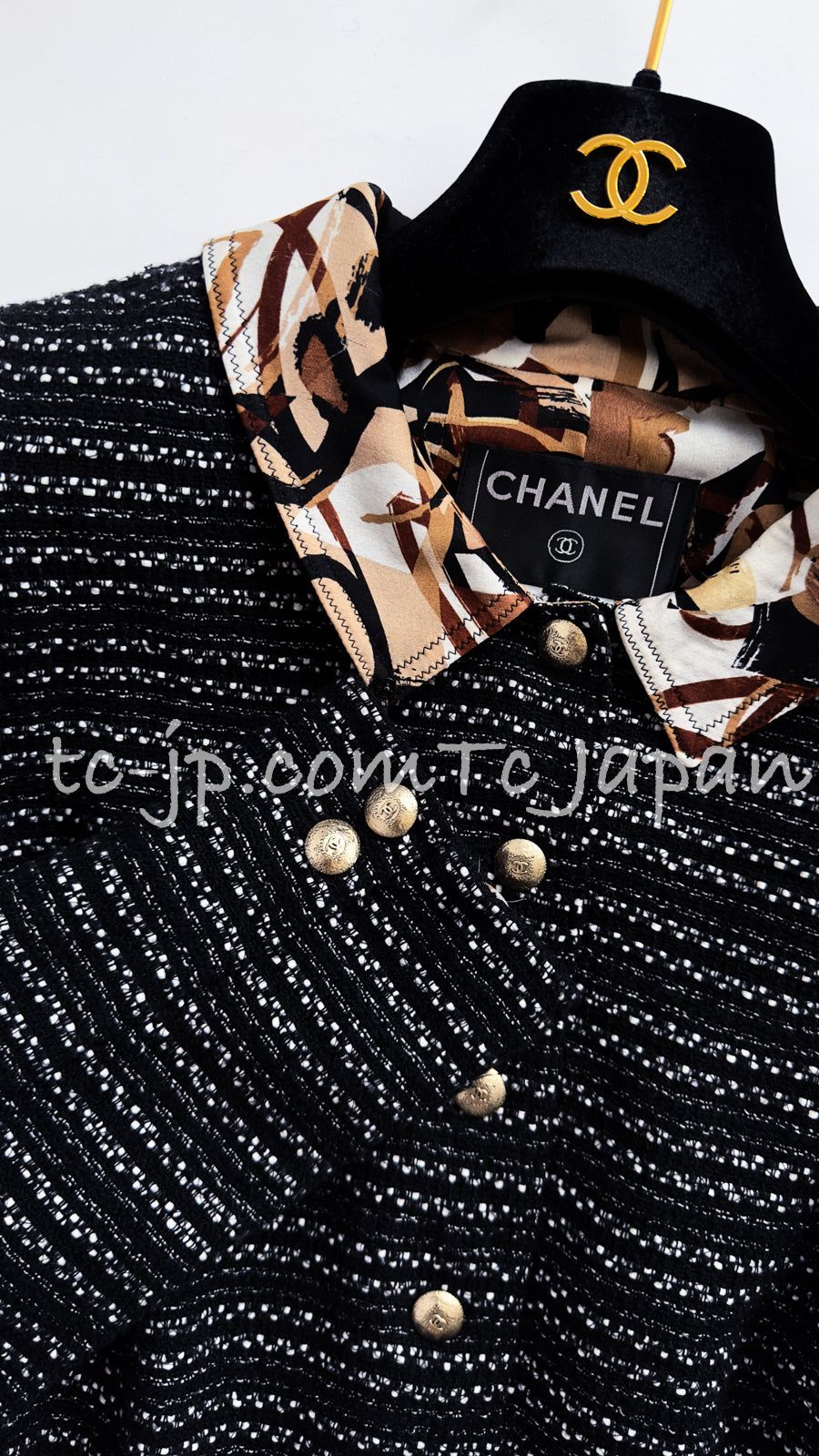 シャネル ジャケット CHANEL ブラック ベージュCC ロゴ 軽くて 柔らか