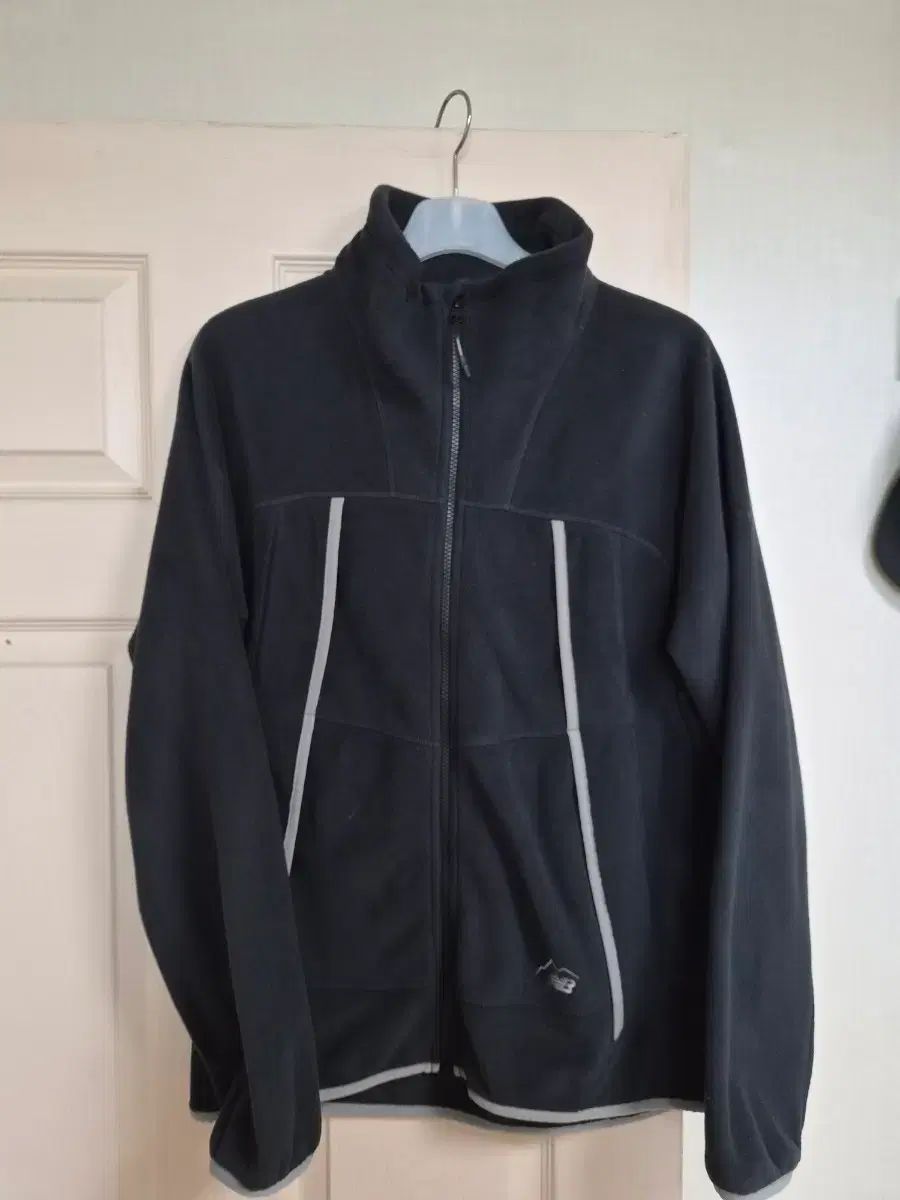 ニューバランス(New Balance) CAyL(ケイル) ポーラテック(Polartec) フリース ブラック Lサイズ 11,061円