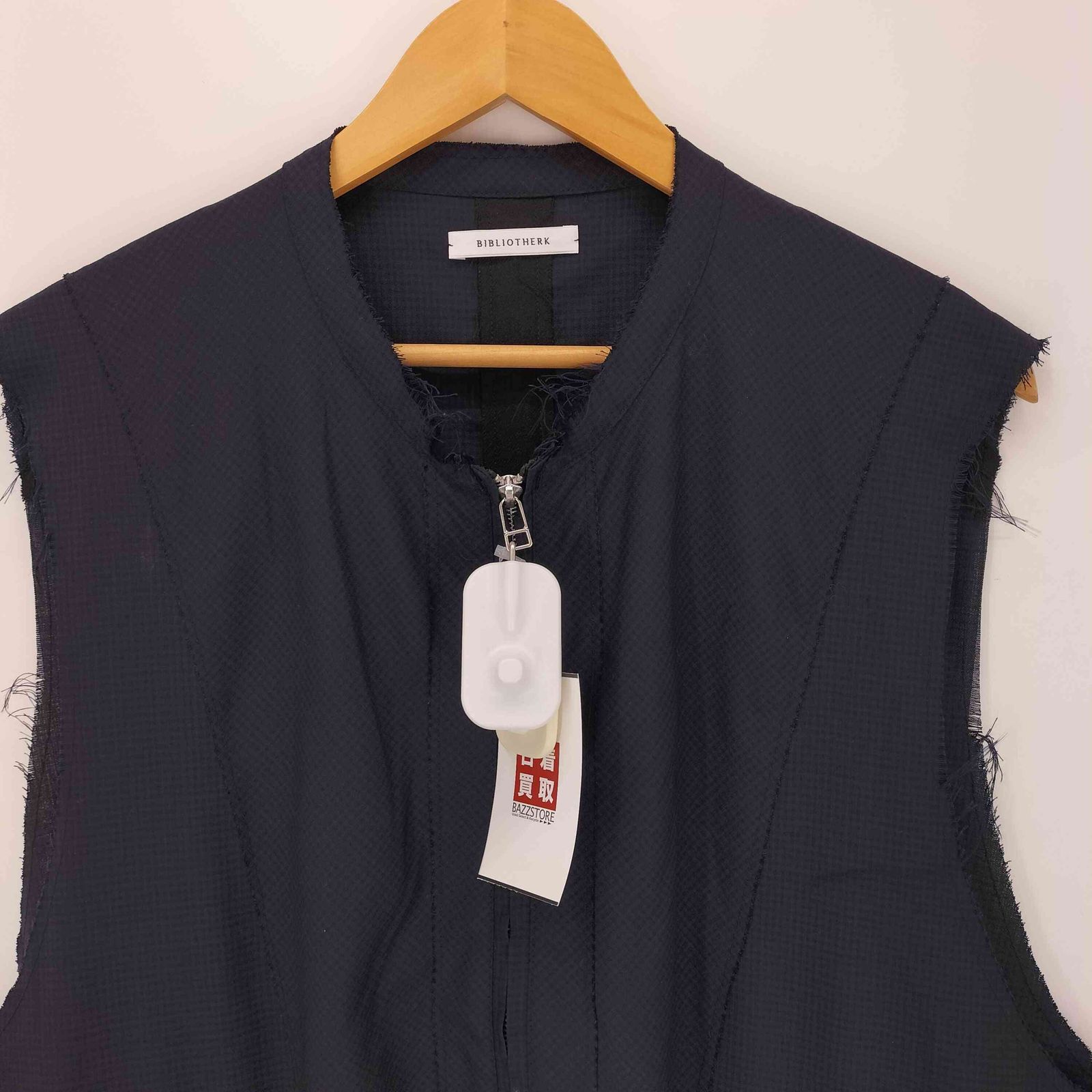 ユーズドフルギ USED古着 {{BIBLIOTHERK}} 26SS FRAYED VEST メンズ JPN:2 ユーズドフルギ USED古着 {{BIBLIOTHERK}} 26SS FRAYED VEST メンズ JPN:2