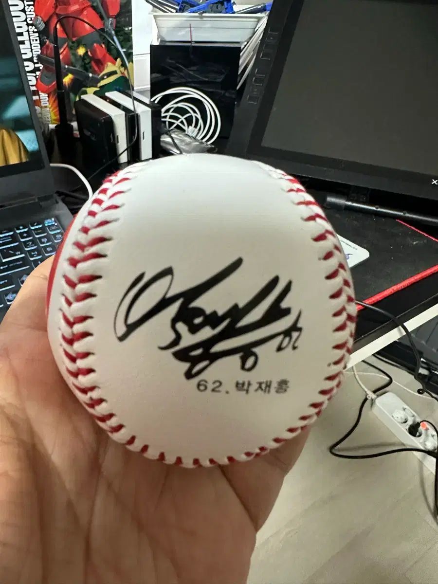 SKワイバーンズ 朴在弘 300HOMERUN記念球