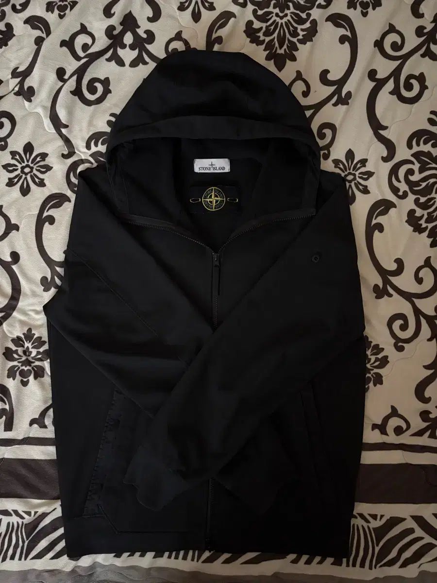 M STONE ISLAND ストーンアイランド ソフトシェル デパート購入