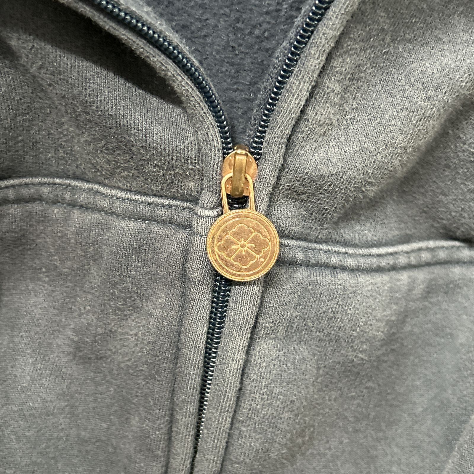 浜館75-2385] [店舗併売品] EVISU エヴィス カモメ刺繍 ZIP フーディー