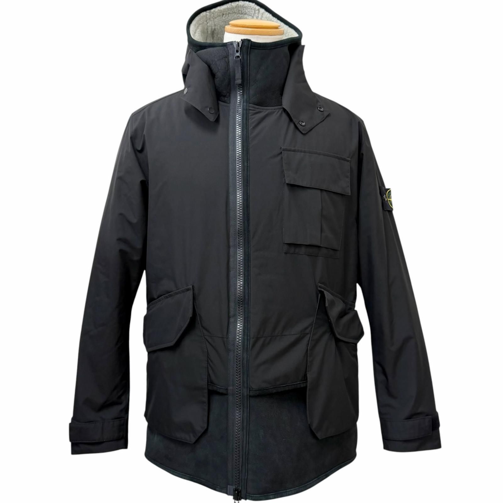 美品□STONE  ストーンアイランド ムートン切替 GORE-TEX フーデッド ロゴワッペン付き パテッドジャケット ブラック M メンズ 美品□STONE ISLAND ストーンアイランド ムートン切替 GORE-TEX