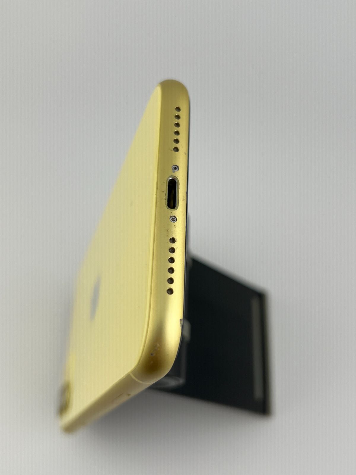 中古・画面割れ有・バッテリー劣化】iPhone 11 128GB イエロー sim